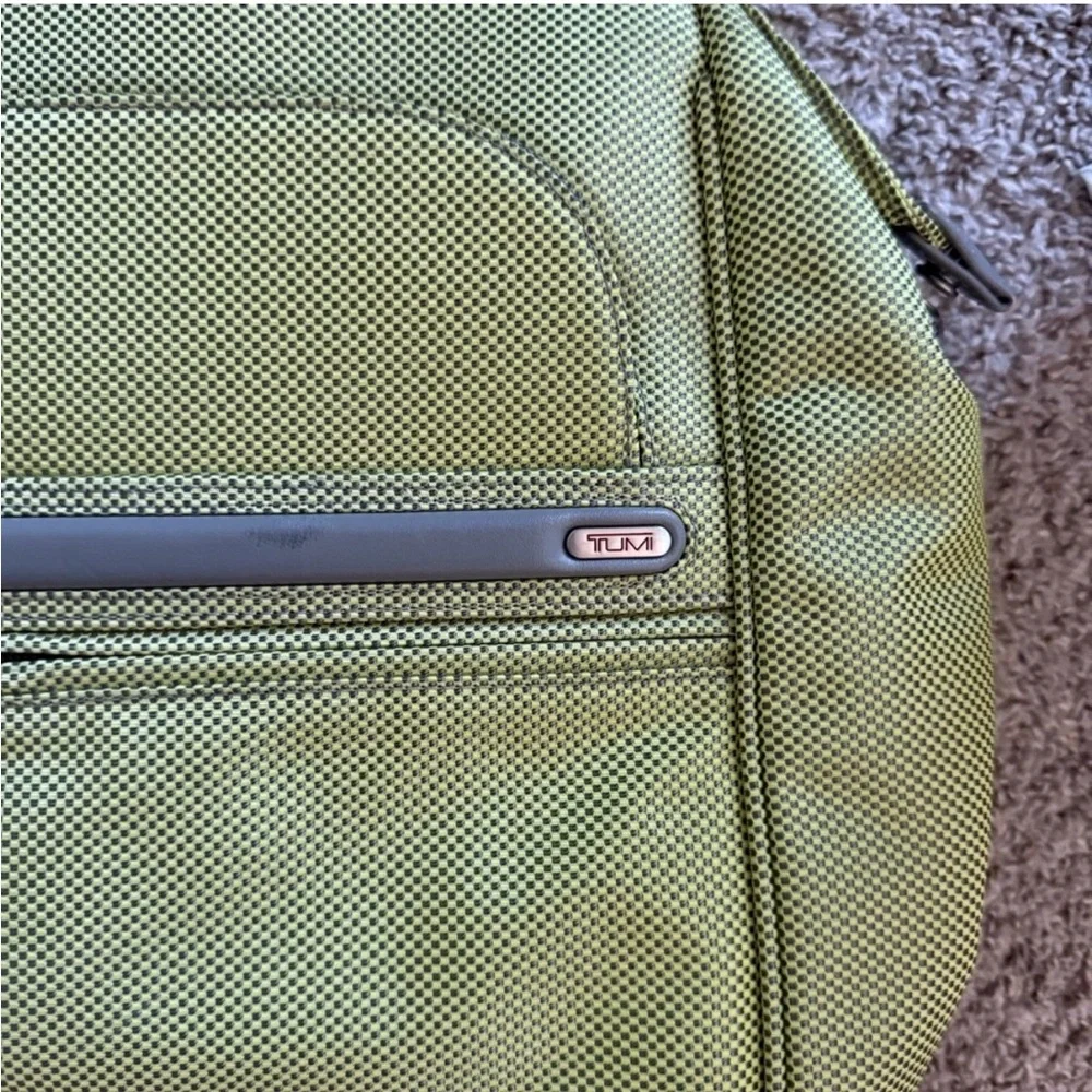 Tumi Green Ballistic Nylon Compact Tote 18” Carry On Weekender Bag 26189LM